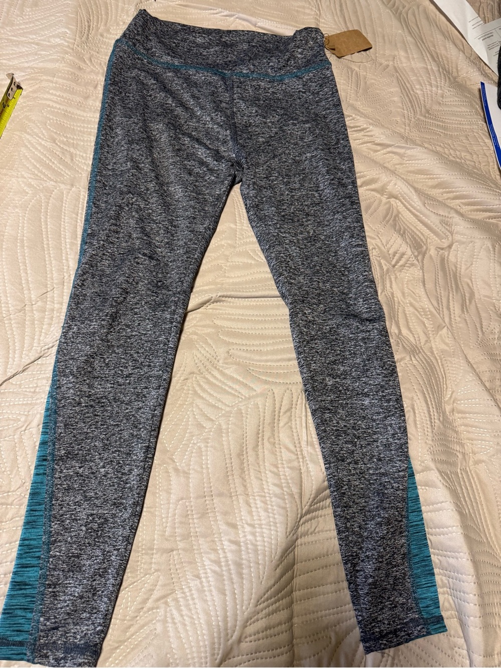 Source Unknown Gray Heather Leggings with Teal Side Panel Free Size. (See note)
